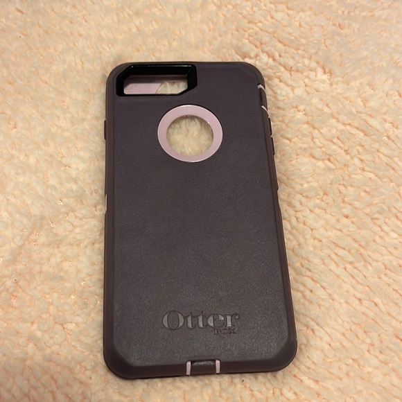 iPhone 8 Plus Otterbox Case - Picture 1 of 2